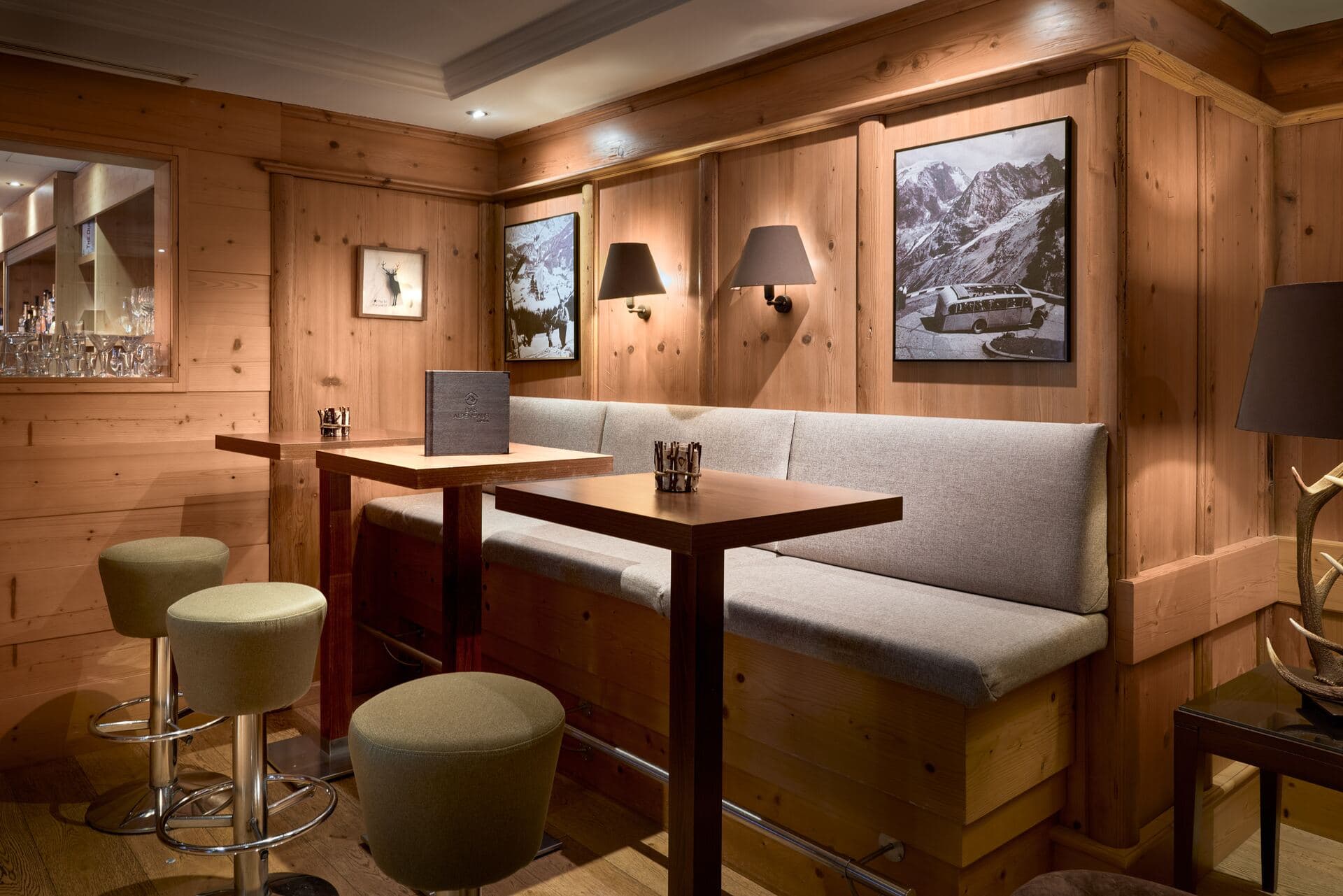 Intieme alpine nis voor diner