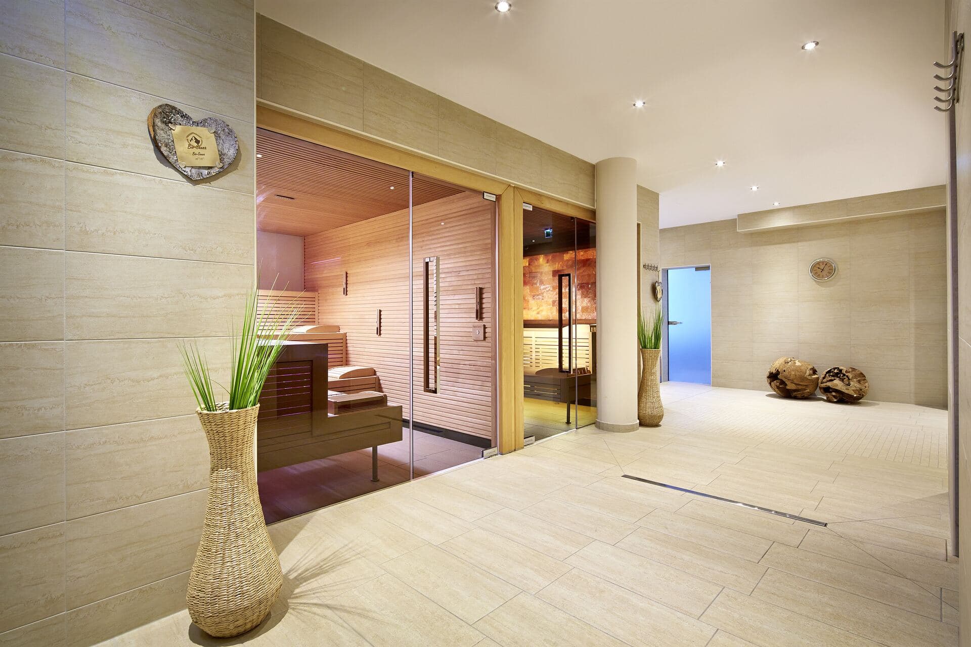 ALPEN.VEDA.SPA sauna entree Das Alpenhaus Kaprun